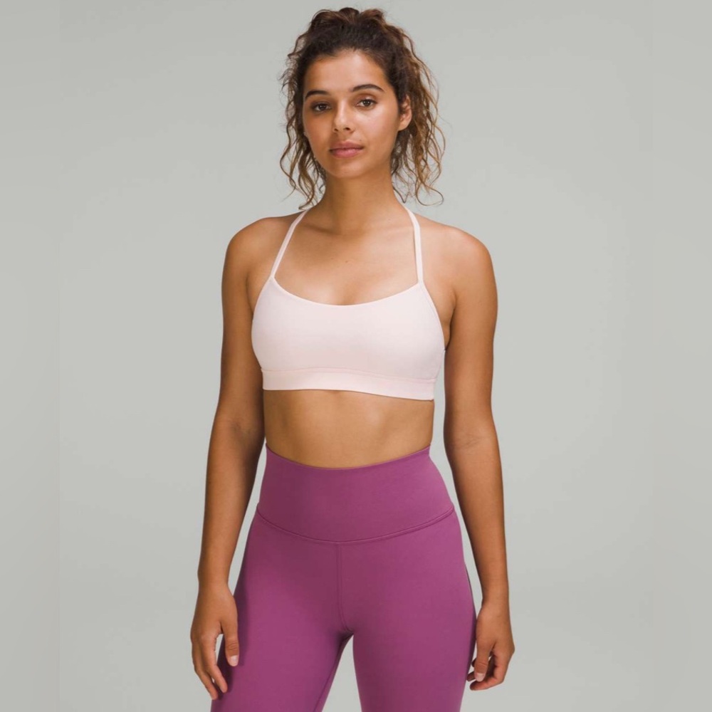 Lululemon Flow Y Nulu Bra *Light Support, A–C Cups
Strawberry Milkshake
Size 8